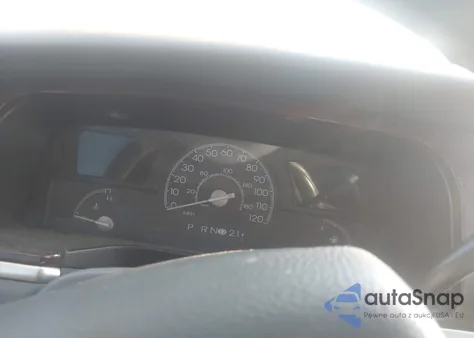 2005 Lincoln Town Car Signature from USA, damaged, VIN 1LNHM81W45Y627586